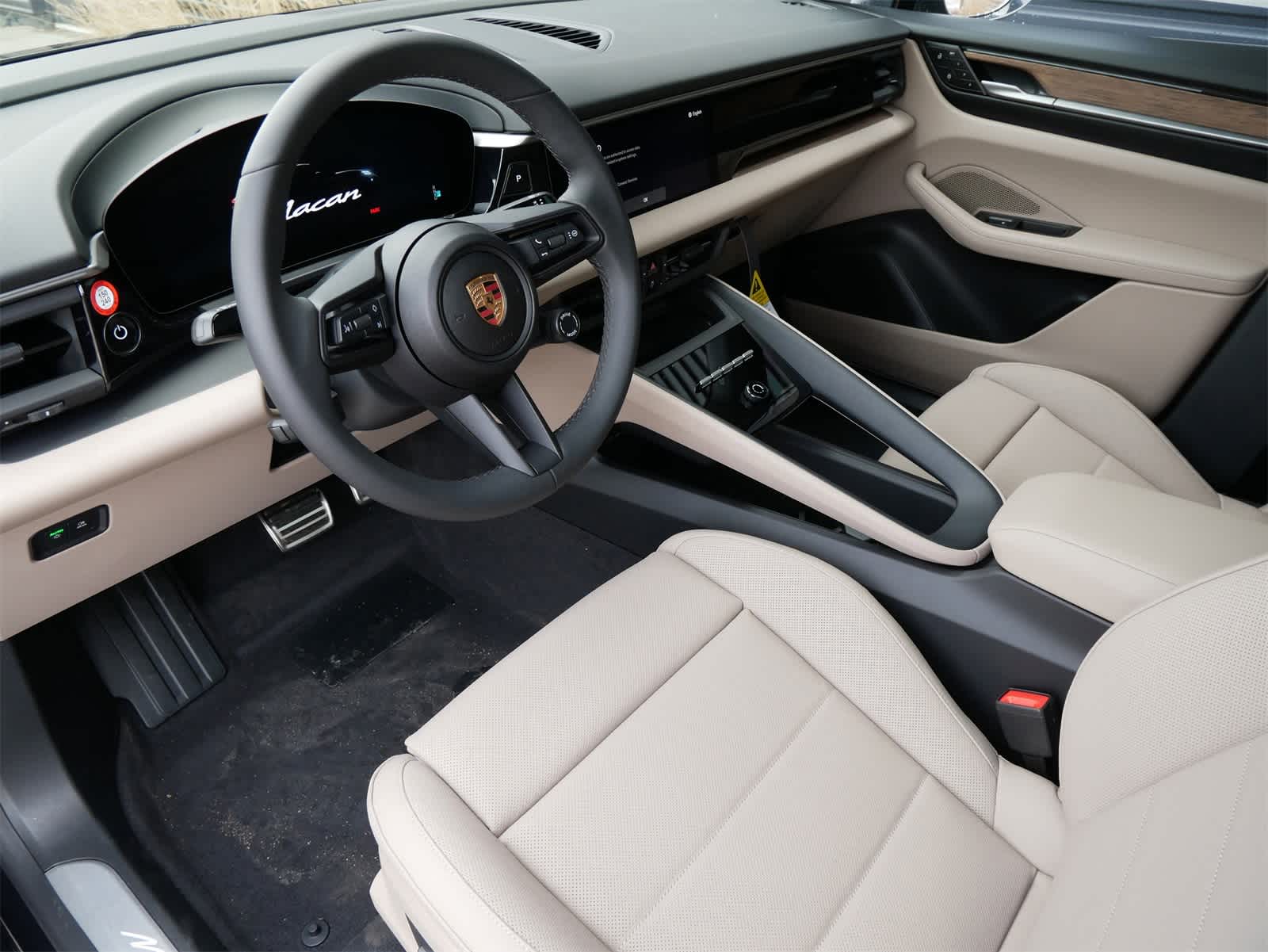 2025 Porsche Macan Electric photo 4