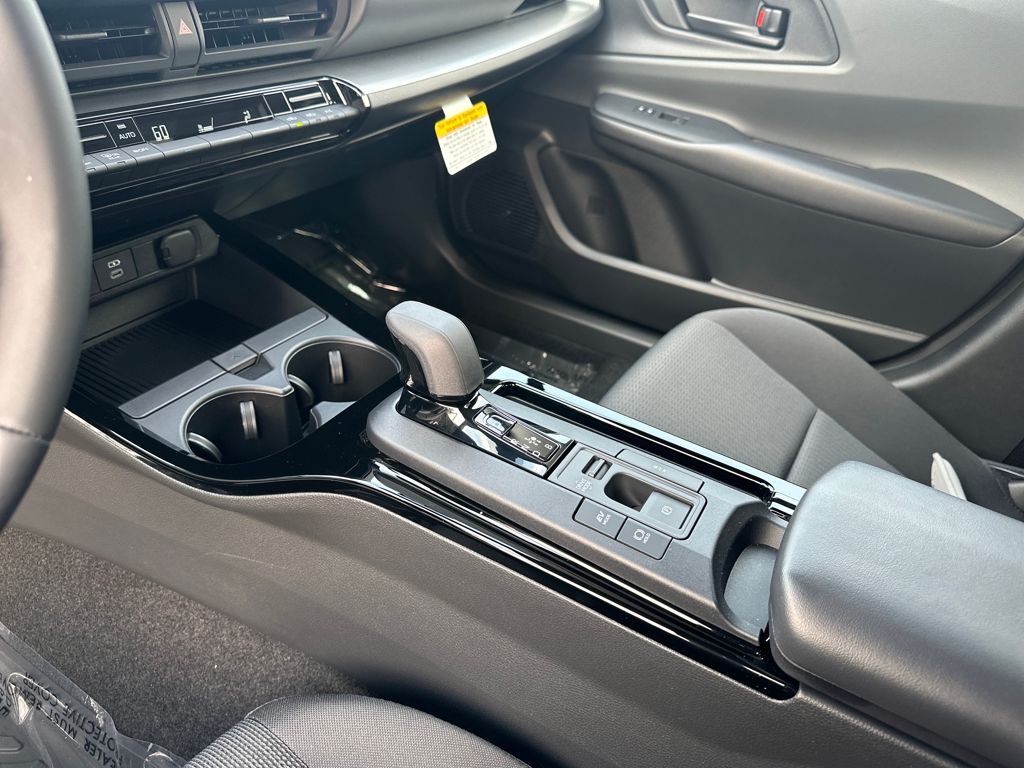 2026 Toyota Prius LE photo 22