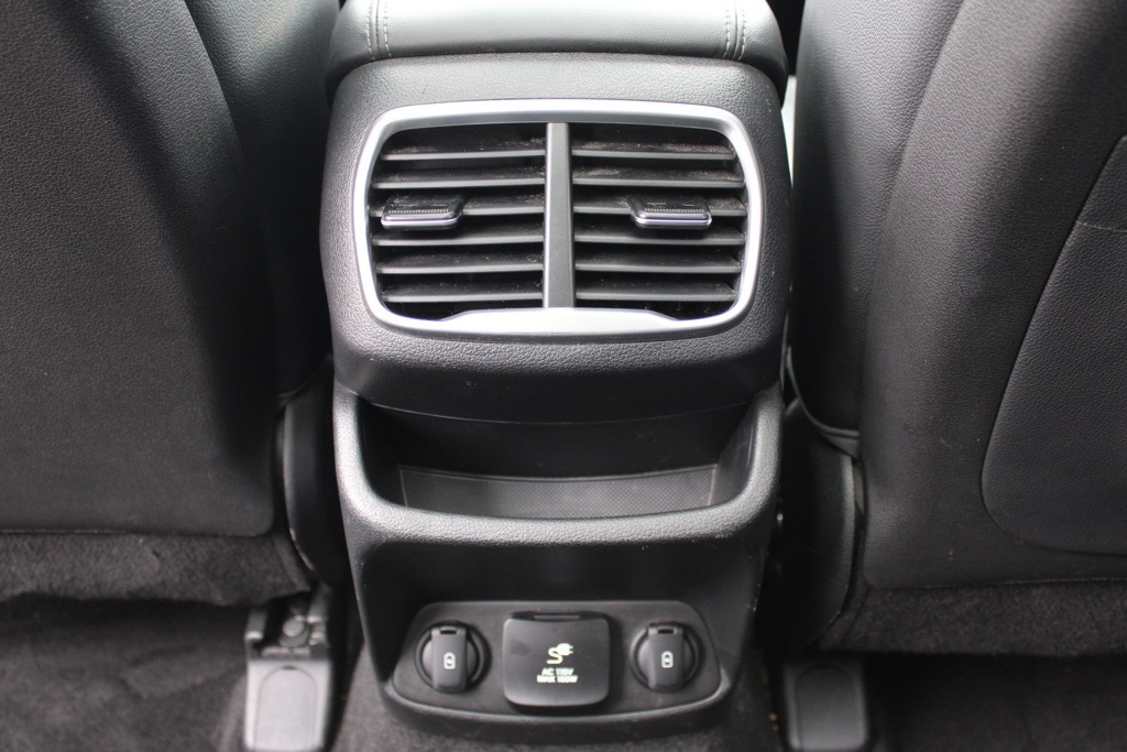 2020 Hyundai Santa Fe Limited 2.0T photo 32