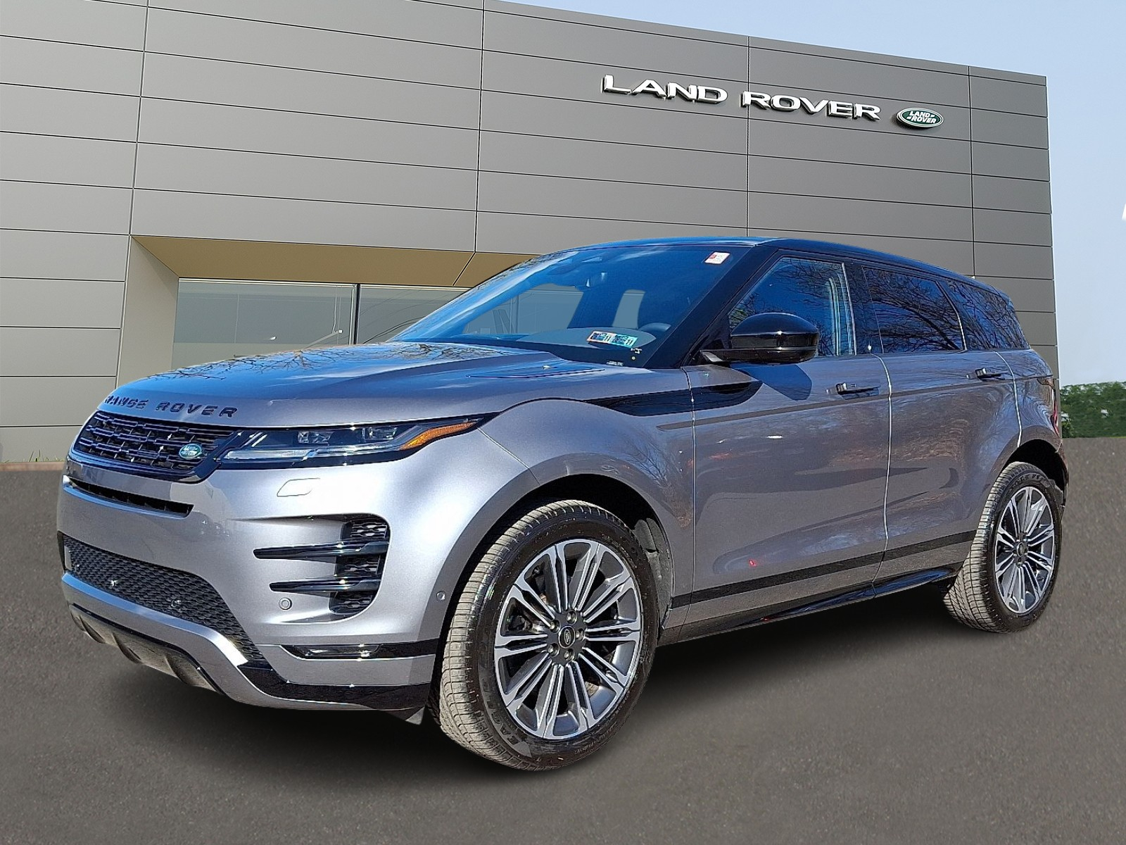 2026 Land Rover Range Rover Evoque Dynamic SE's photo