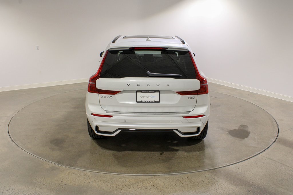 2026 Volvo XC60 Hybrid T8 photo 3