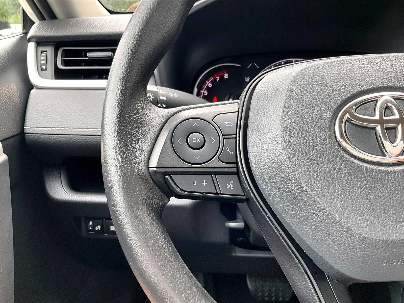 2023 Toyota RAV4 XLE photo 43