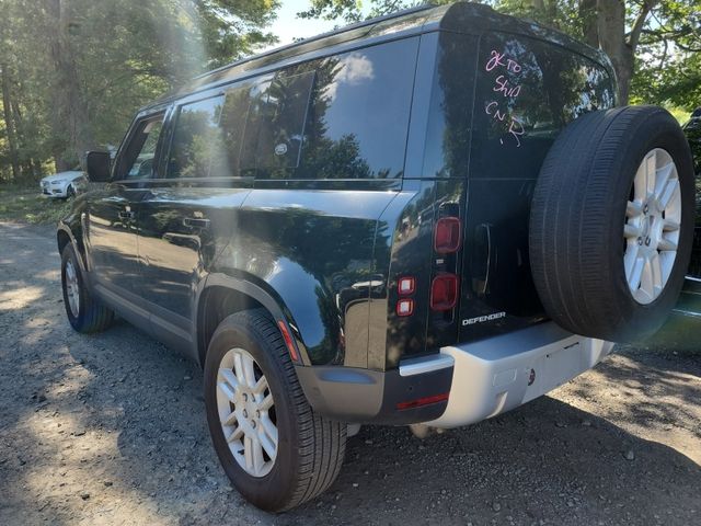 2023 Land Rover Defender 110 S photo 4