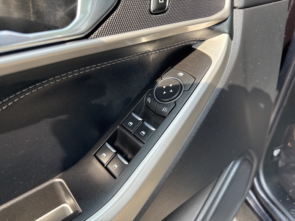 2021 Ford Explorer XLT photo 12