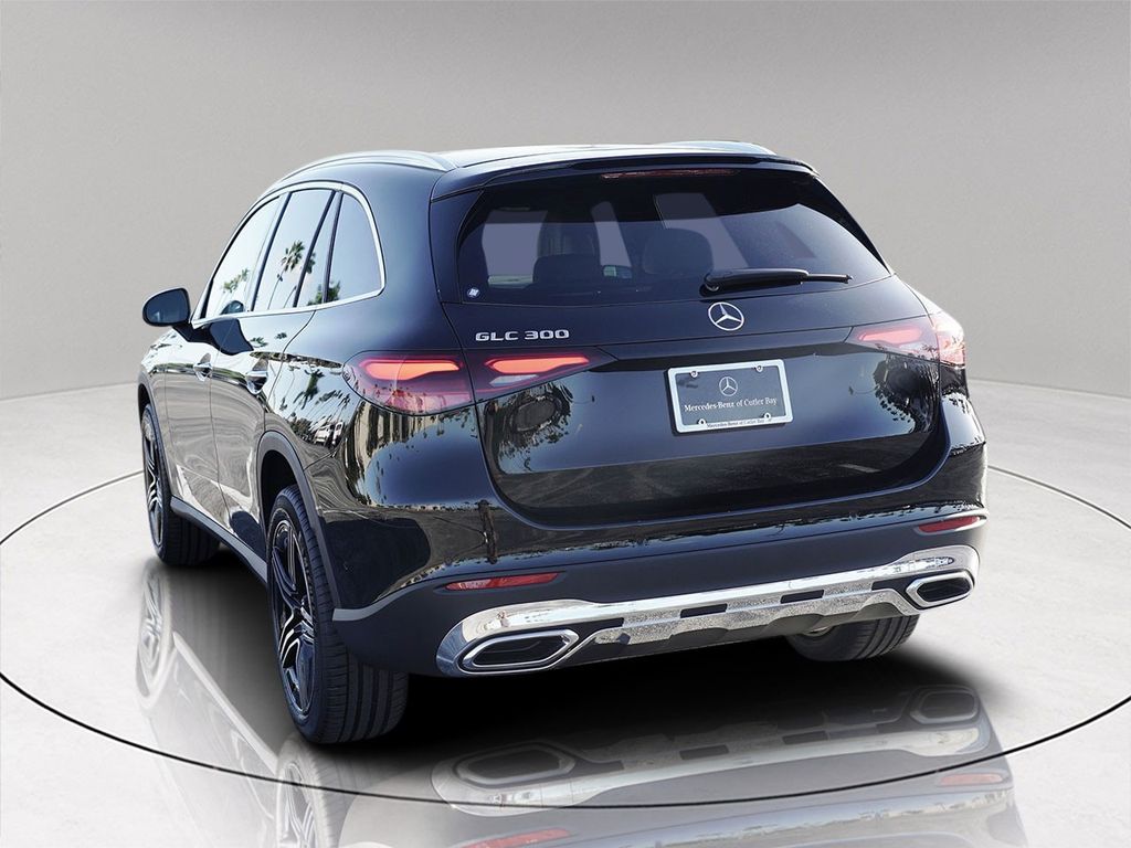 2026 Mercedes Benz GLC 300 photo 4