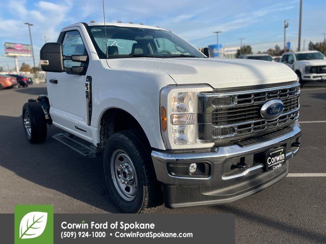 2026 Ford F-350 Super Duty Chassis Cab XL's photo