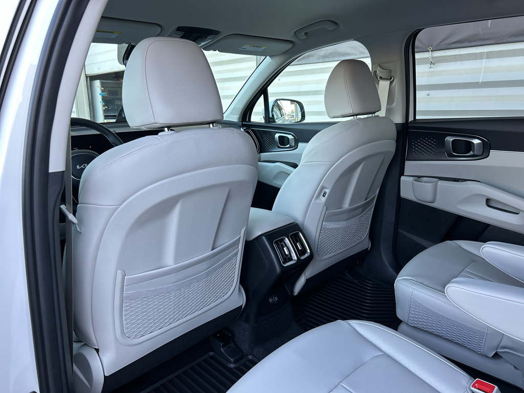 2025 Kia Sorento Hybrid EX photo 10