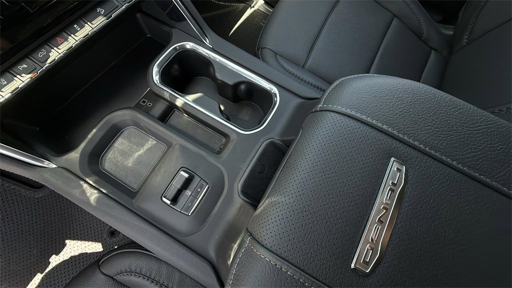2025 Gmc Sierra HD Denali photo 19