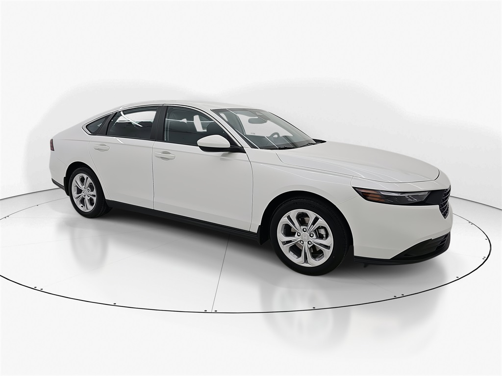 2025 Honda Accord LX photo 4