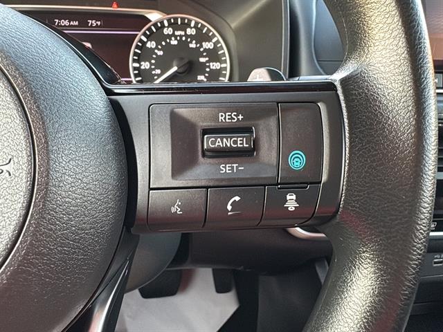 2023 Nissan Rogue SV photo 16