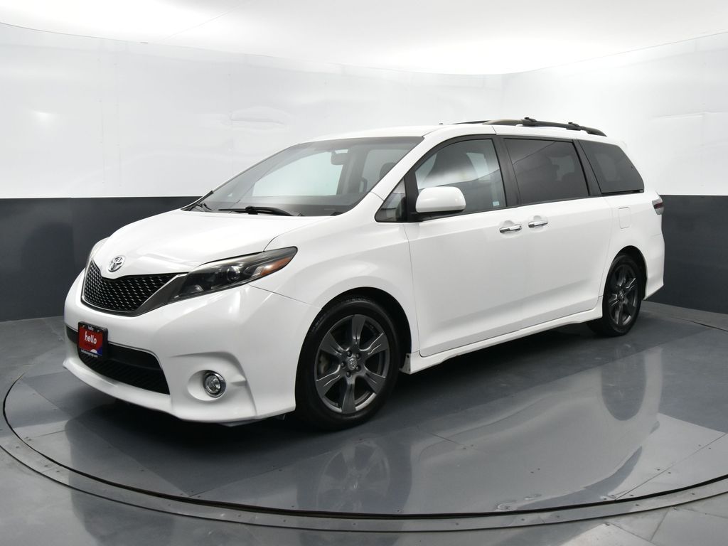2017 Toyota Sienna SE photo 4
