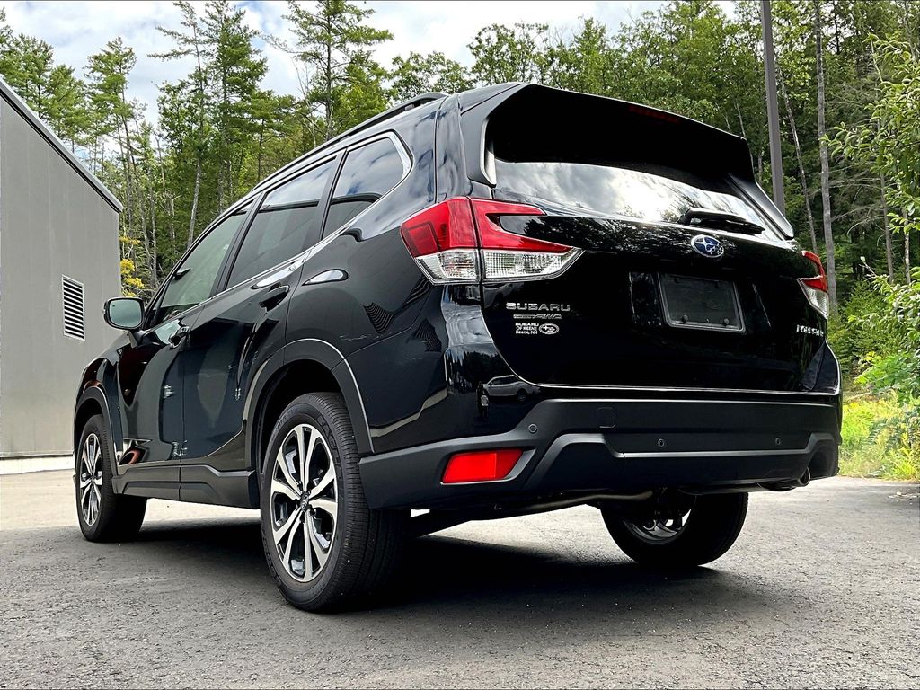 2024 Subaru Forester Limited photo 3