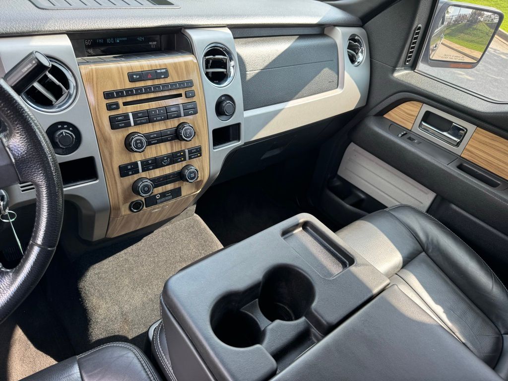 2011 Ford F-150 Lariat photo 28