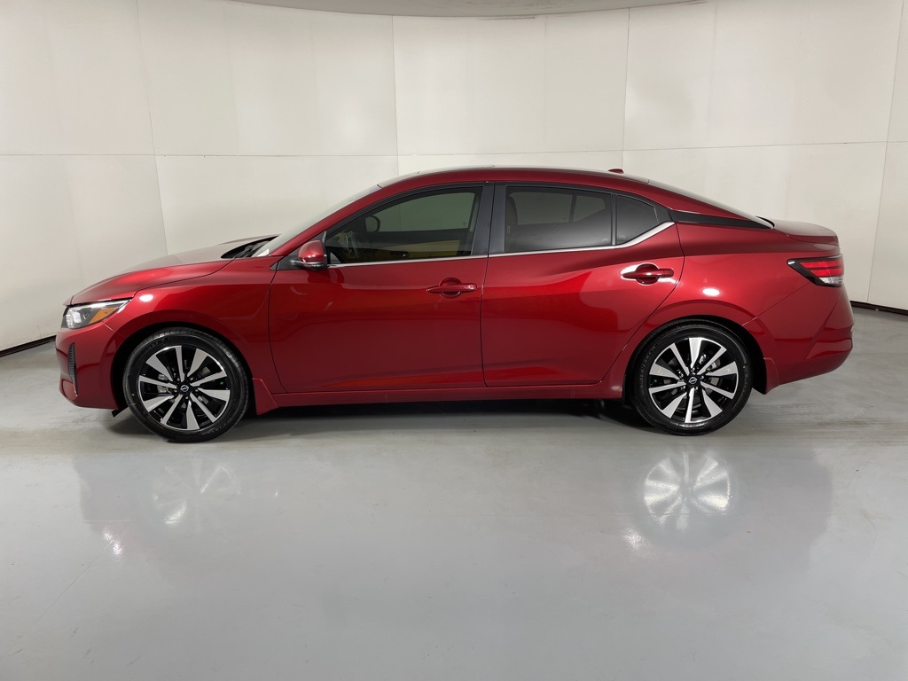 2025 Nissan Sentra SV photo 4