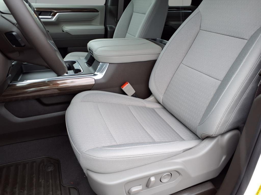 2025 Chevrolet Silverado 2500HD LT photo 12