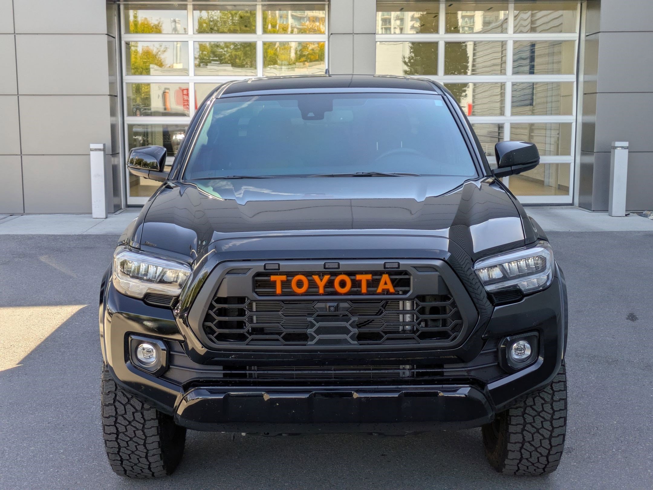 2023 Toyota Tacoma Limited photo 9