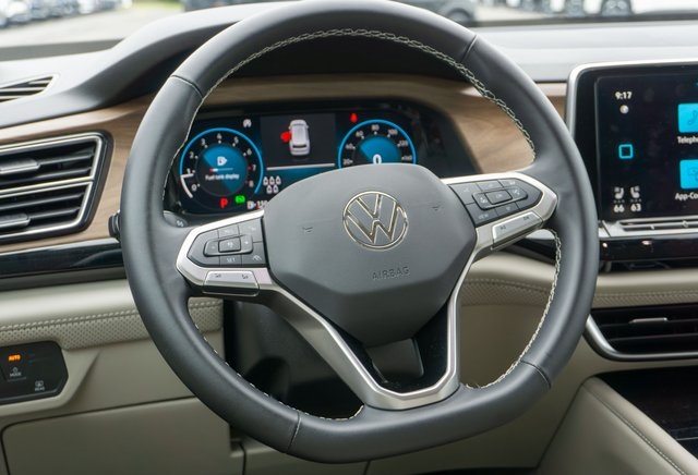 2024 Volkswagen Atlas SE Technology photo 14