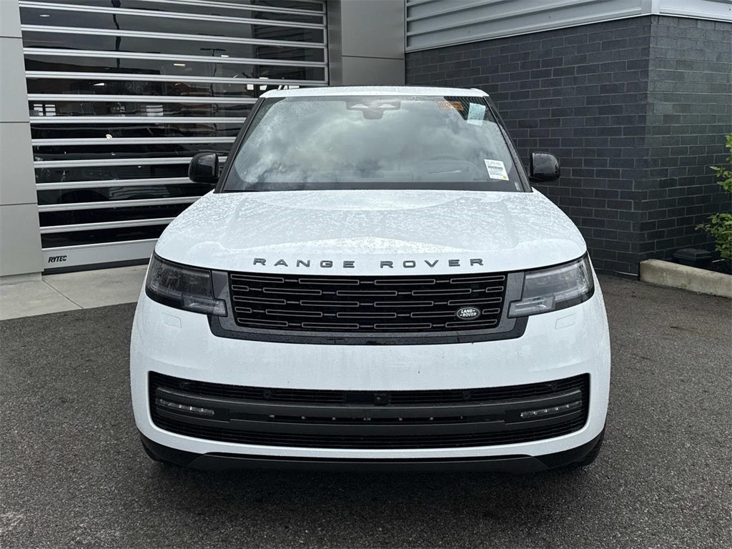 2025 Land Rover Range Rover SE photo 2