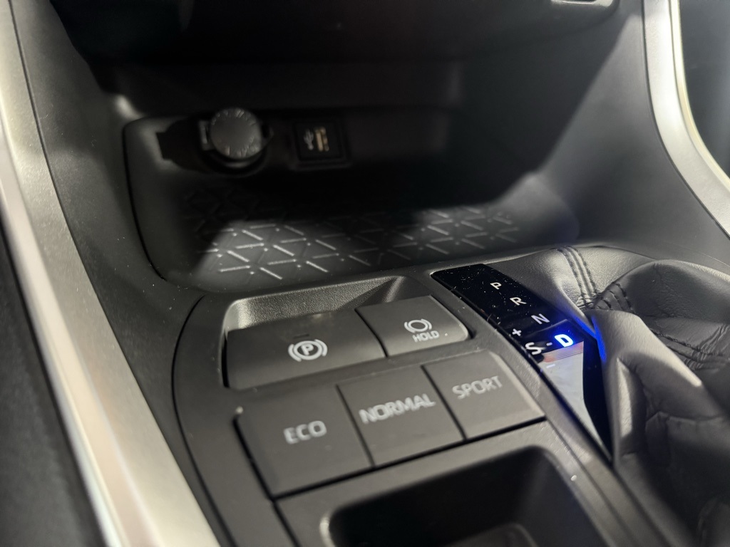 2025 Toyota RAV4 LE photo 28