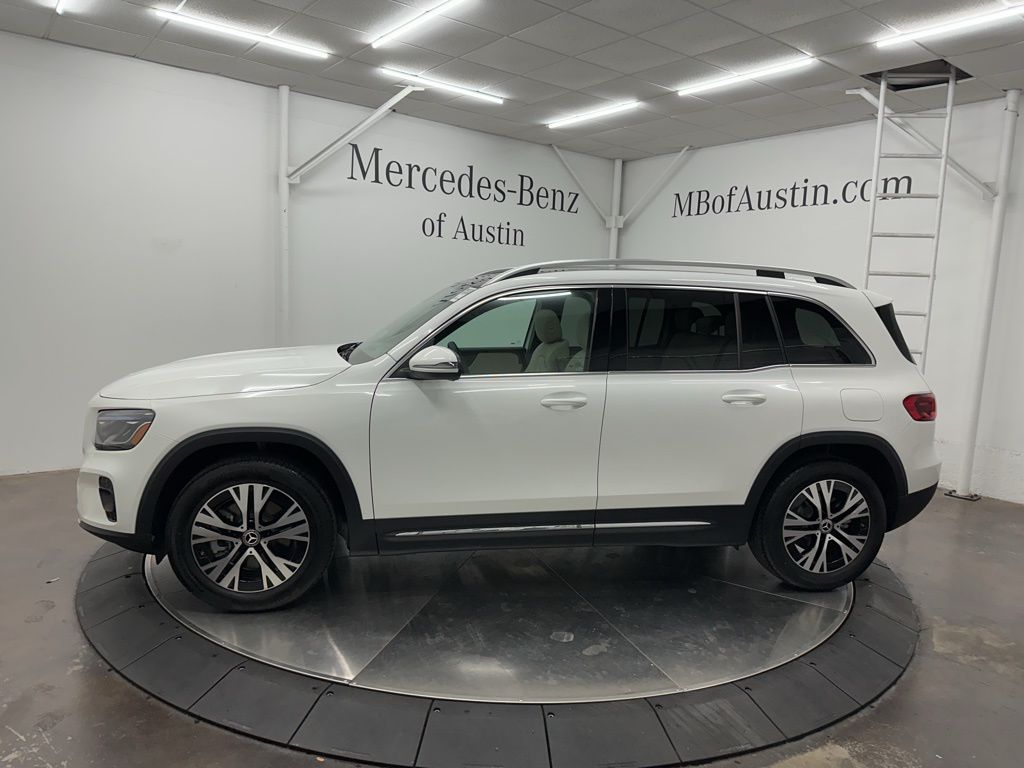 2026 Mercedes Benz GLB 250 4MATIC photo 4