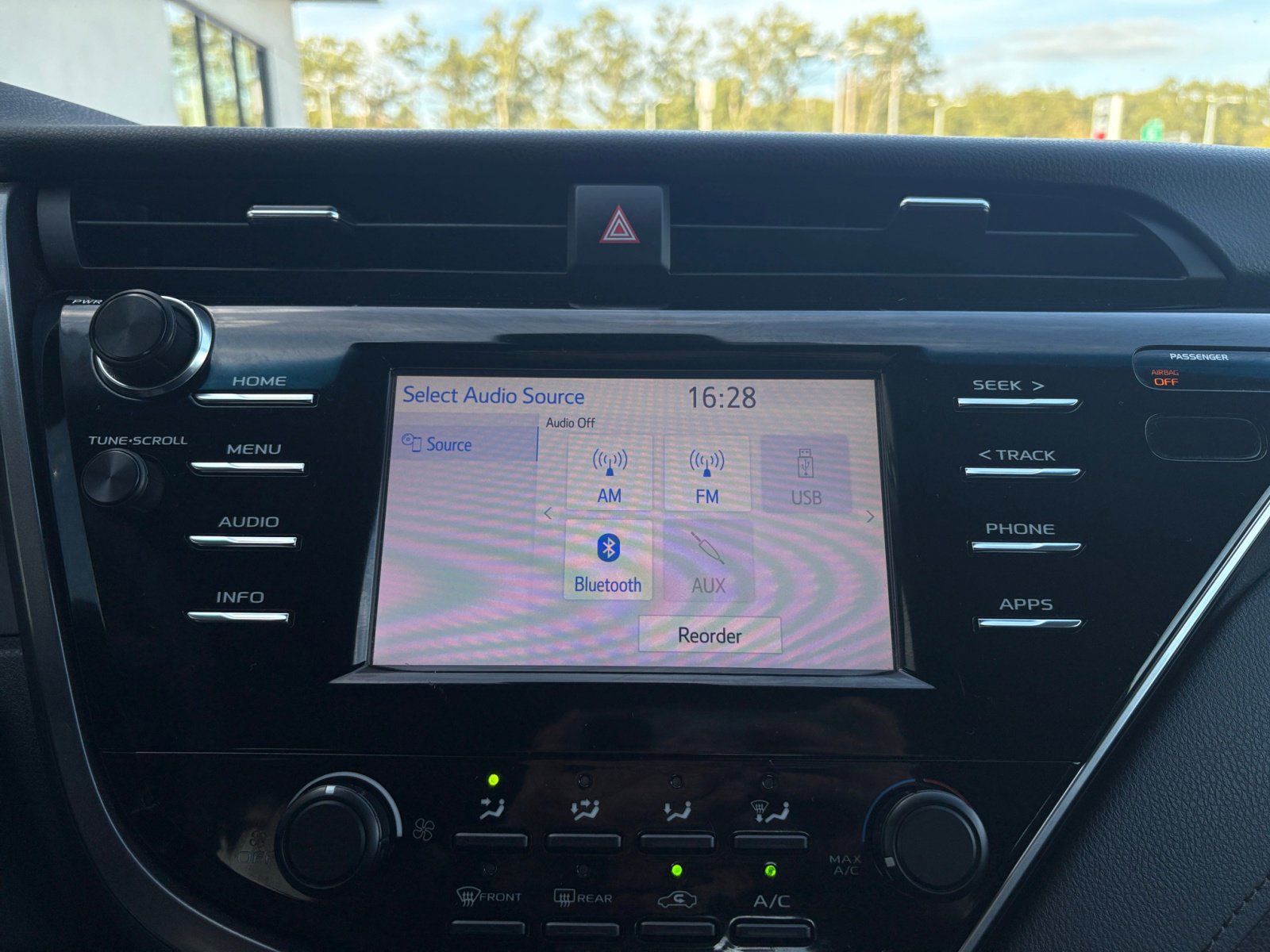 2018 Toyota Camry L photo 17