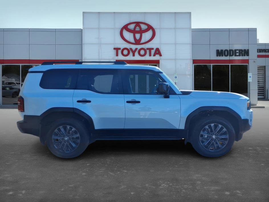 2025 Toyota Land Cruiser Base photo 4