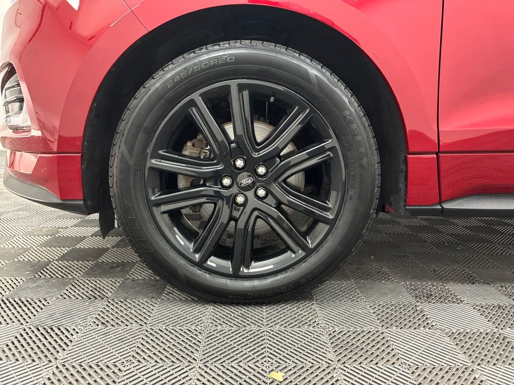 2020 Ford Edge ST photo 25