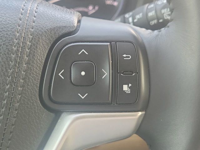 2016 Toyota Highlander XLE photo 24
