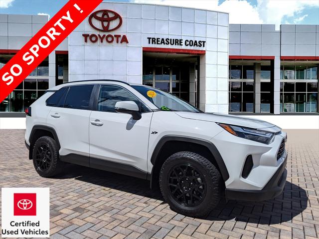 2024 Toyota RAV4 XLE's photo