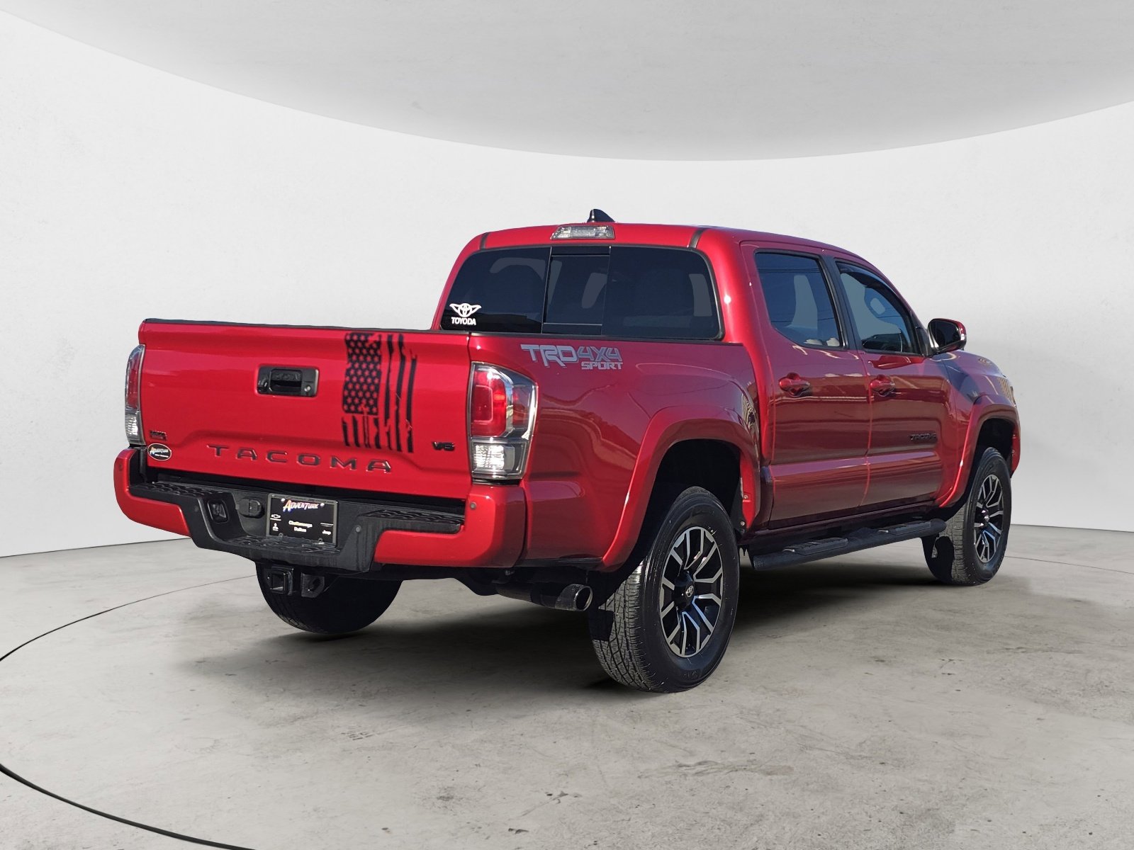 2021 Toyota Tacoma TRD Sport photo 2
