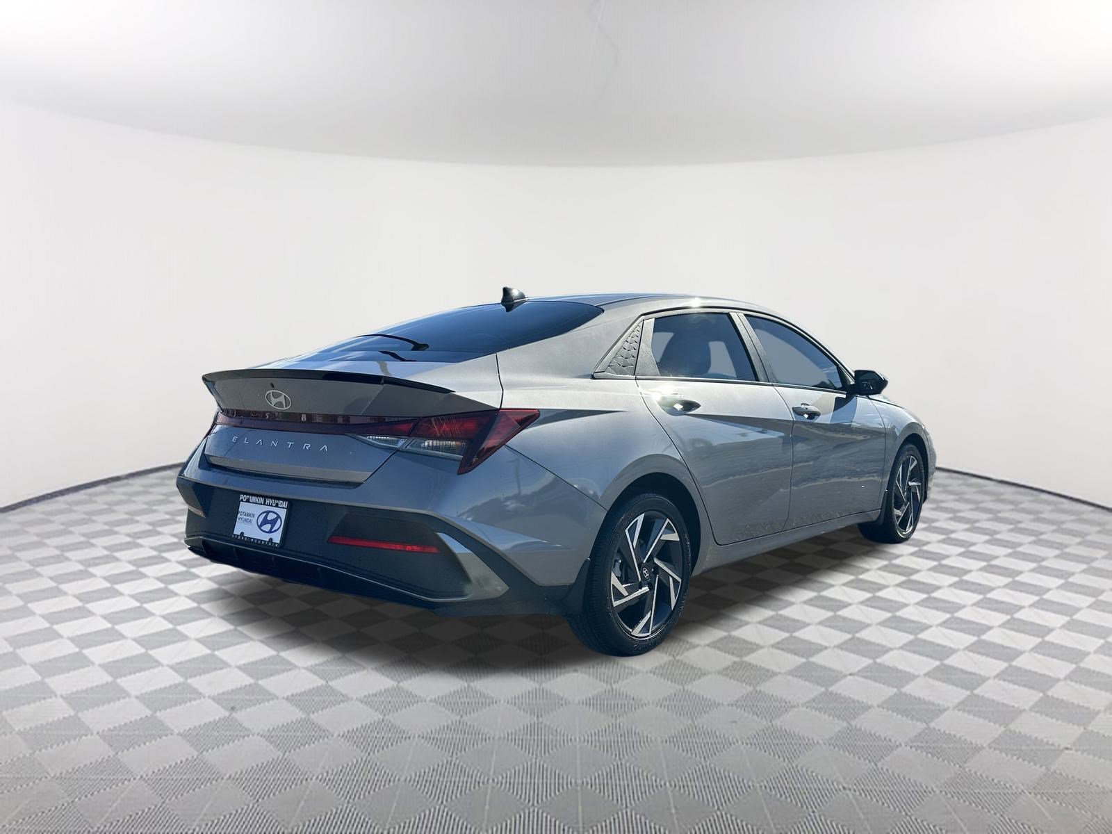 2025 Hyundai Elantra SEL Sport photo 4