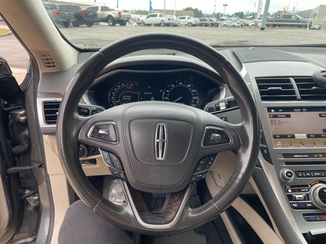 2017 Lincoln MKZ Reserve photo 9