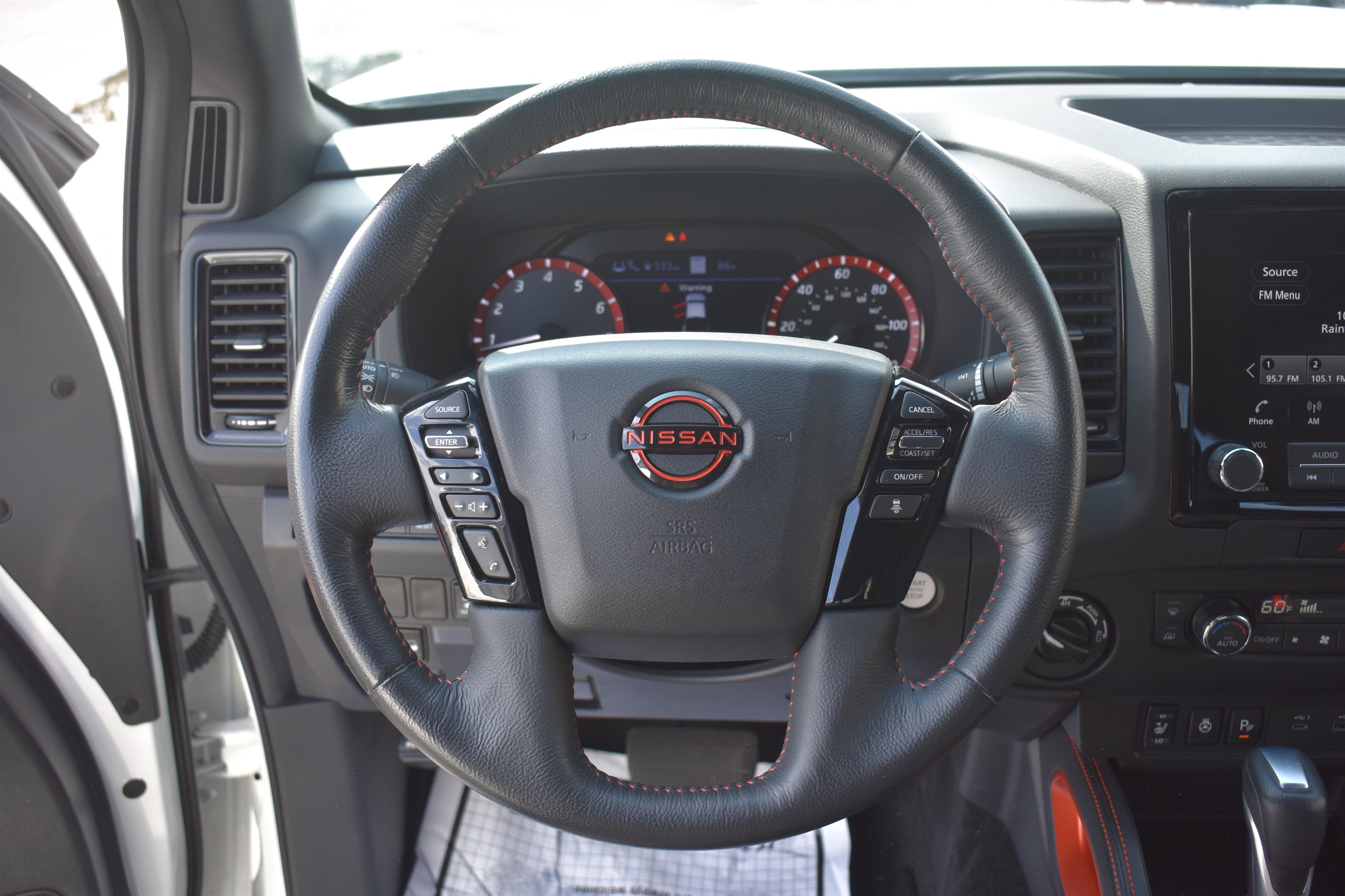 2022 Nissan Frontier Crew Cab photo 8