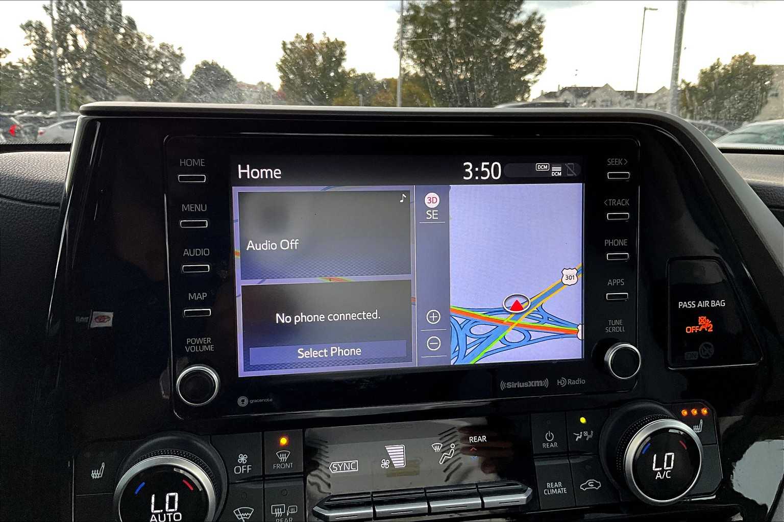 2021 Toyota Highlander XLE photo 29