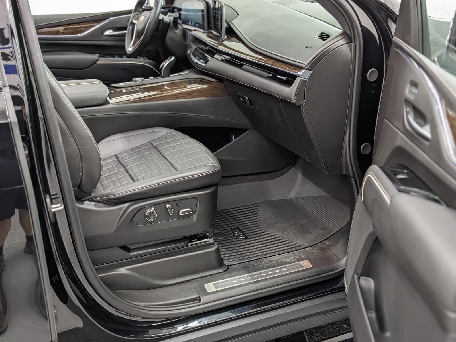 2024 Cadillac Escalade Sport Platinum photo 21