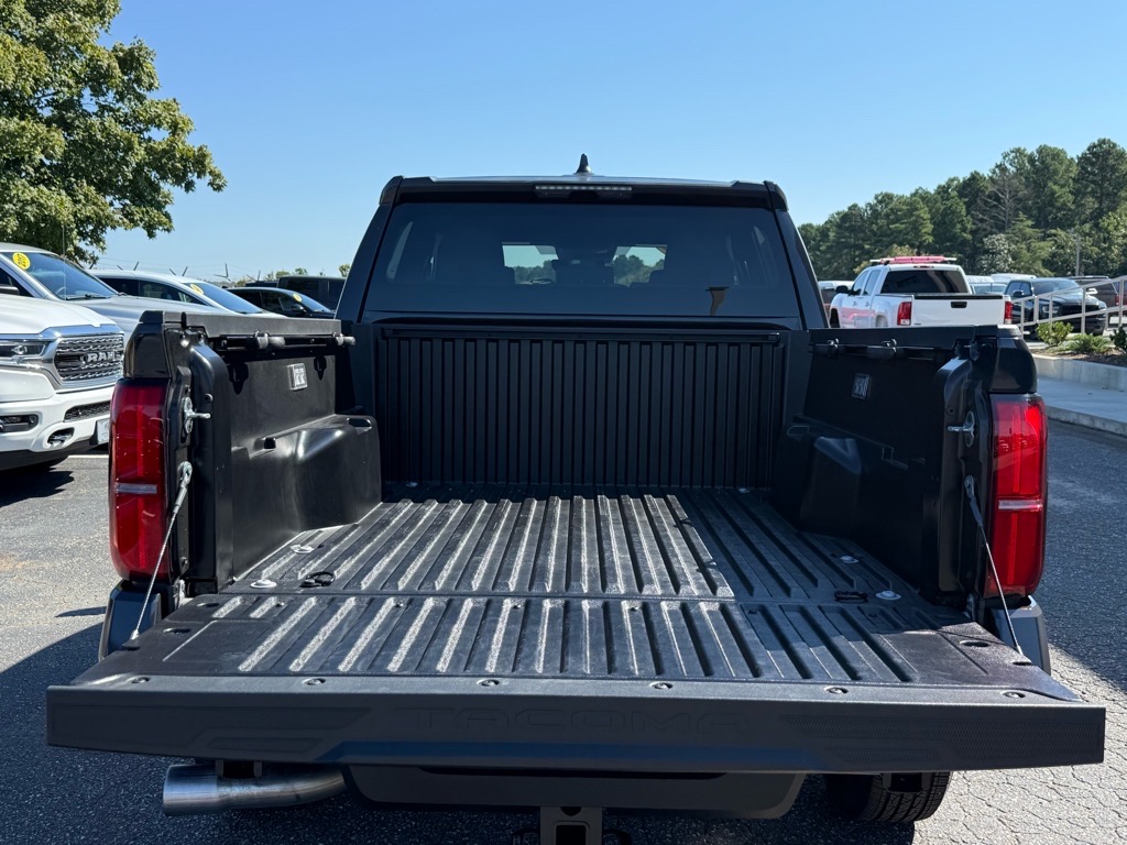 2025 Toyota Tacoma SR5 photo 13