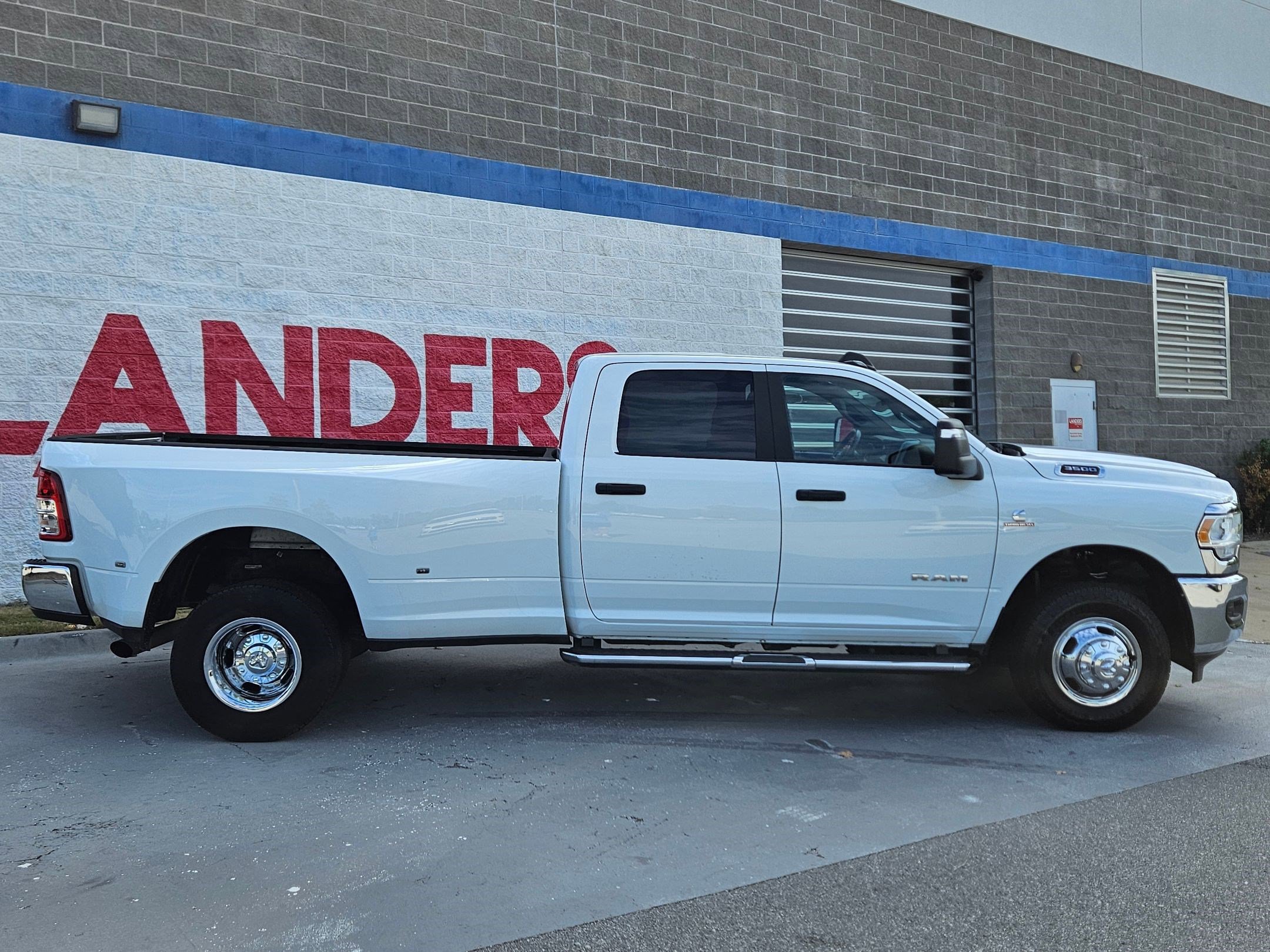 2024 Ram 3500 Big Horn photo 8