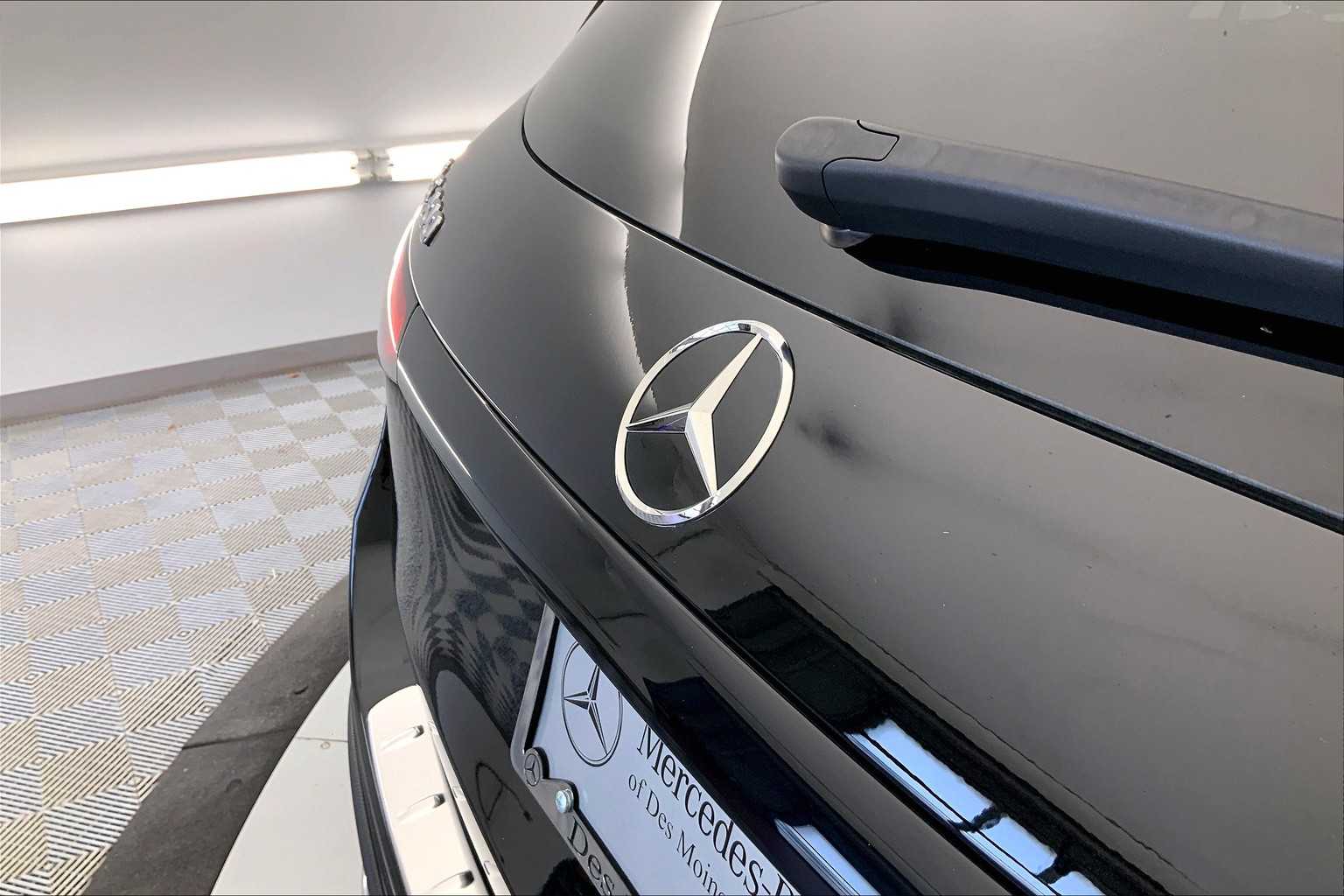2025 Mercedes Benz GLC 300 4MATIC photo 21