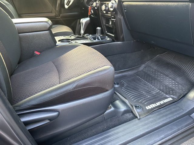 2018 Toyota 4Runner TRD Off-Road photo 16