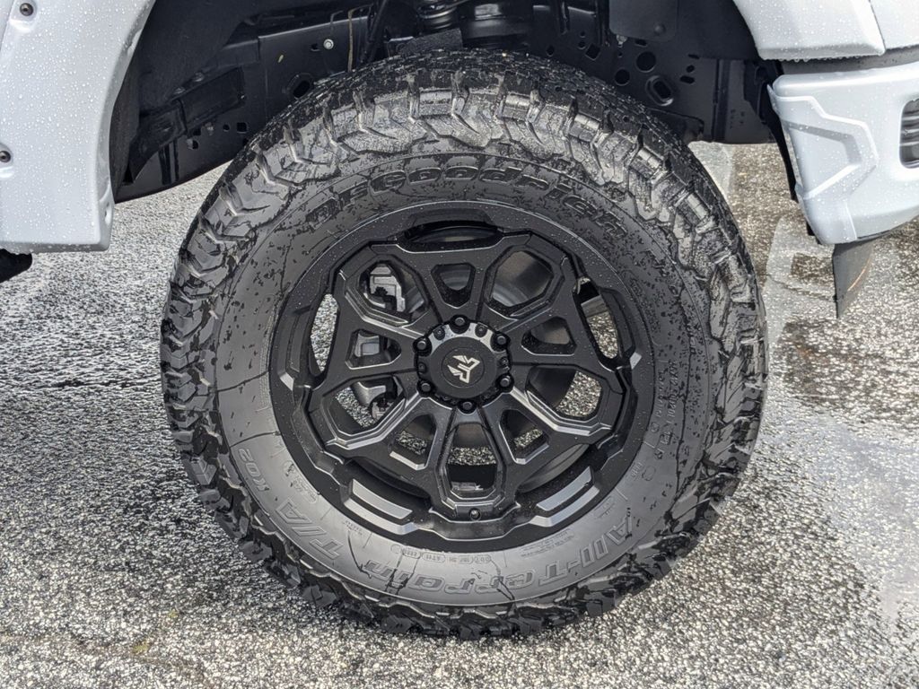2025 Ford F-150 STX photo 10