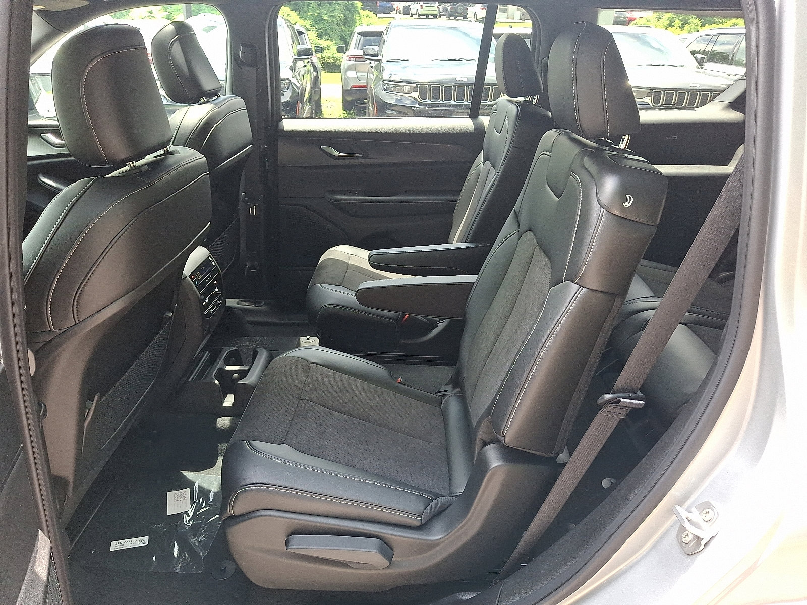 2025 Jeep Grand Cherokee Altitude X photo 3