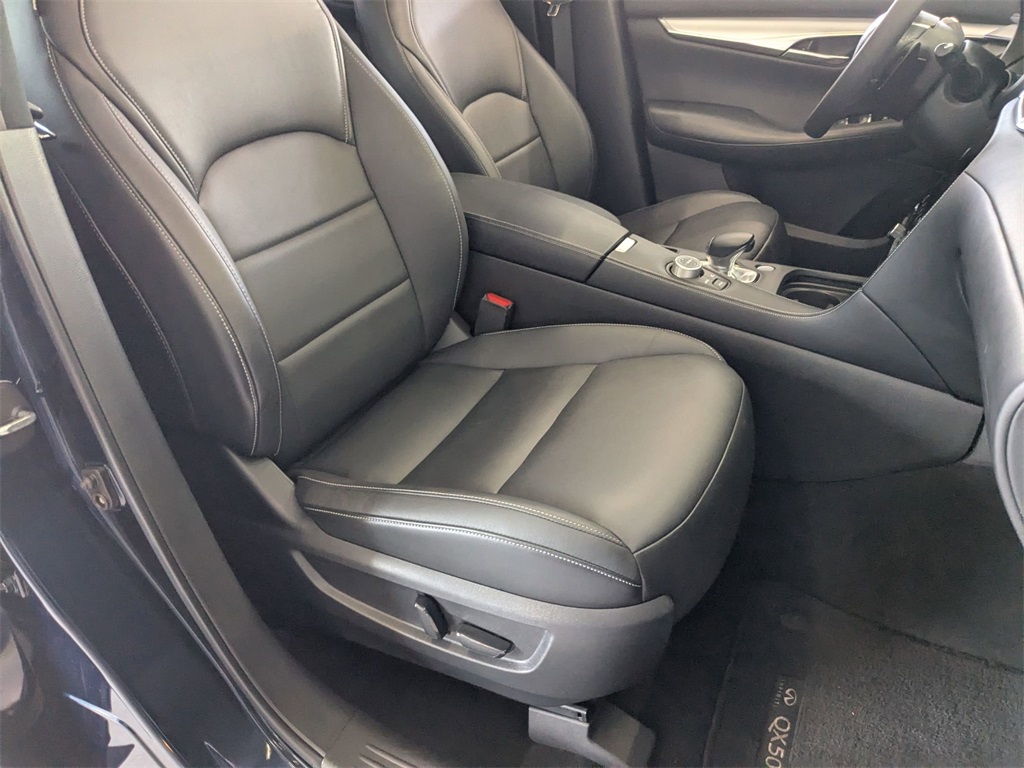 2019 Infiniti QX50 Luxe AWD photo 33