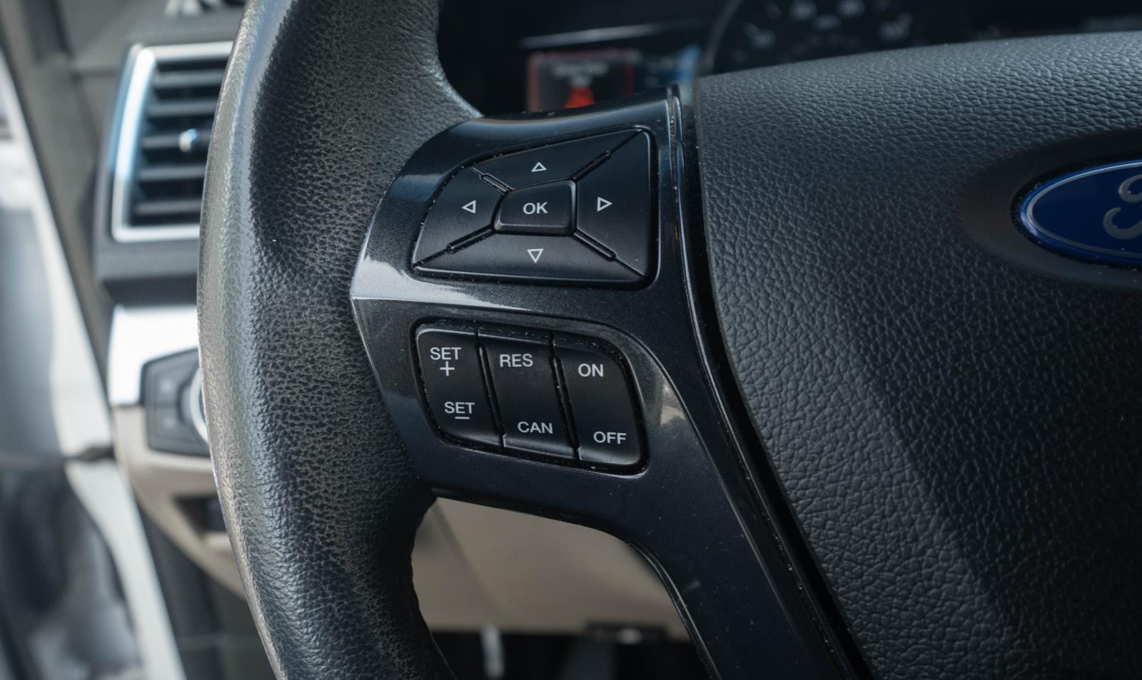 2017 Ford Explorer XLT photo 18
