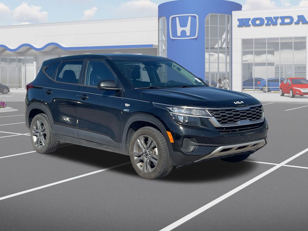 2022 Kia Seltos LX's photo