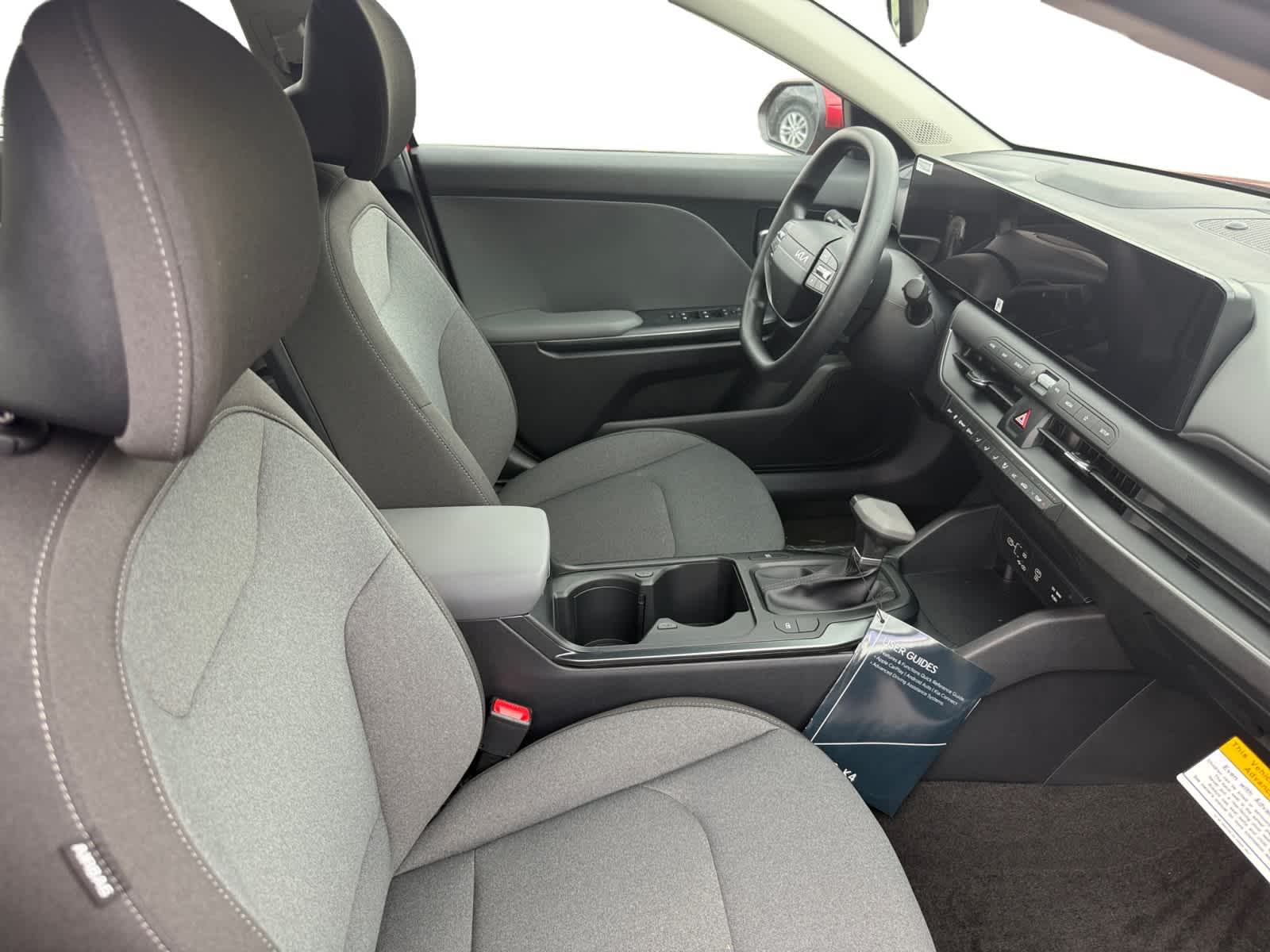 2025 Kia K4 LXS photo 15
