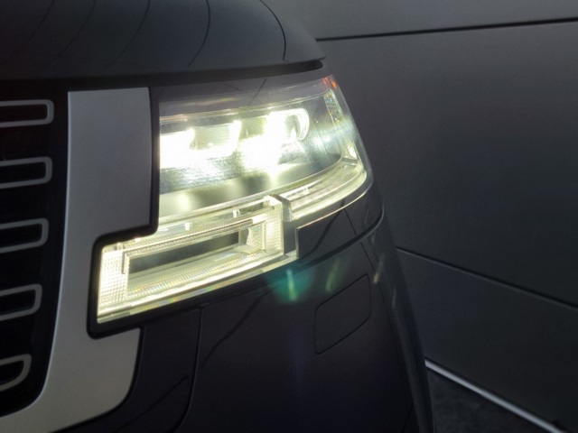 2023 Land Rover Range Rover SE photo 38