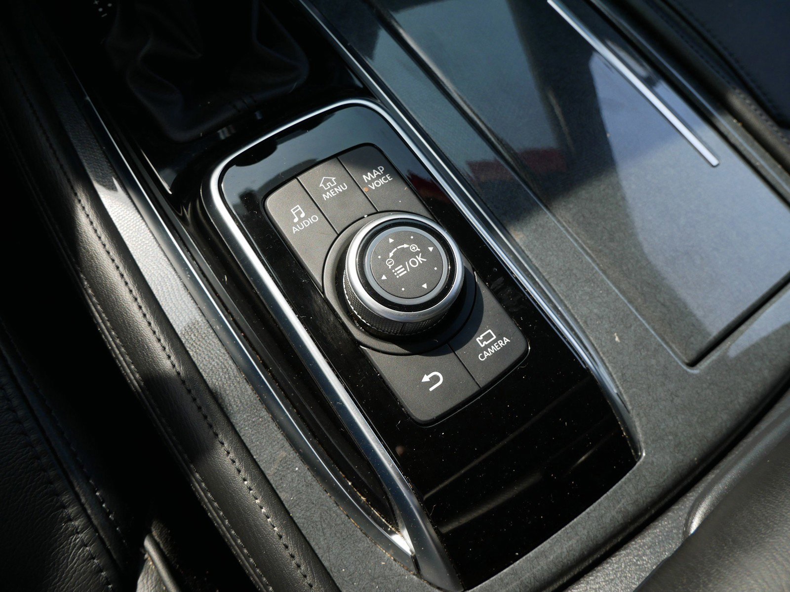 2024 Nissan Armada SL photo 19