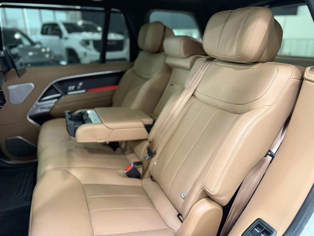 2025 Land Rover Range Rover Autobiography photo 54