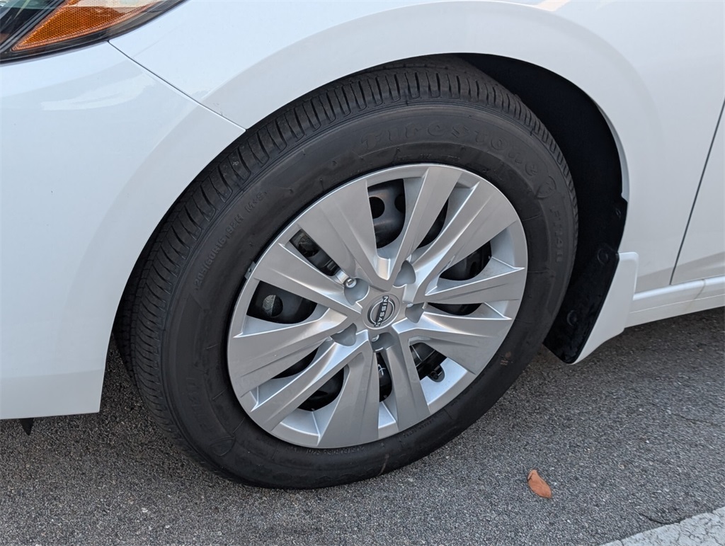 2025 Nissan Sentra S photo 4