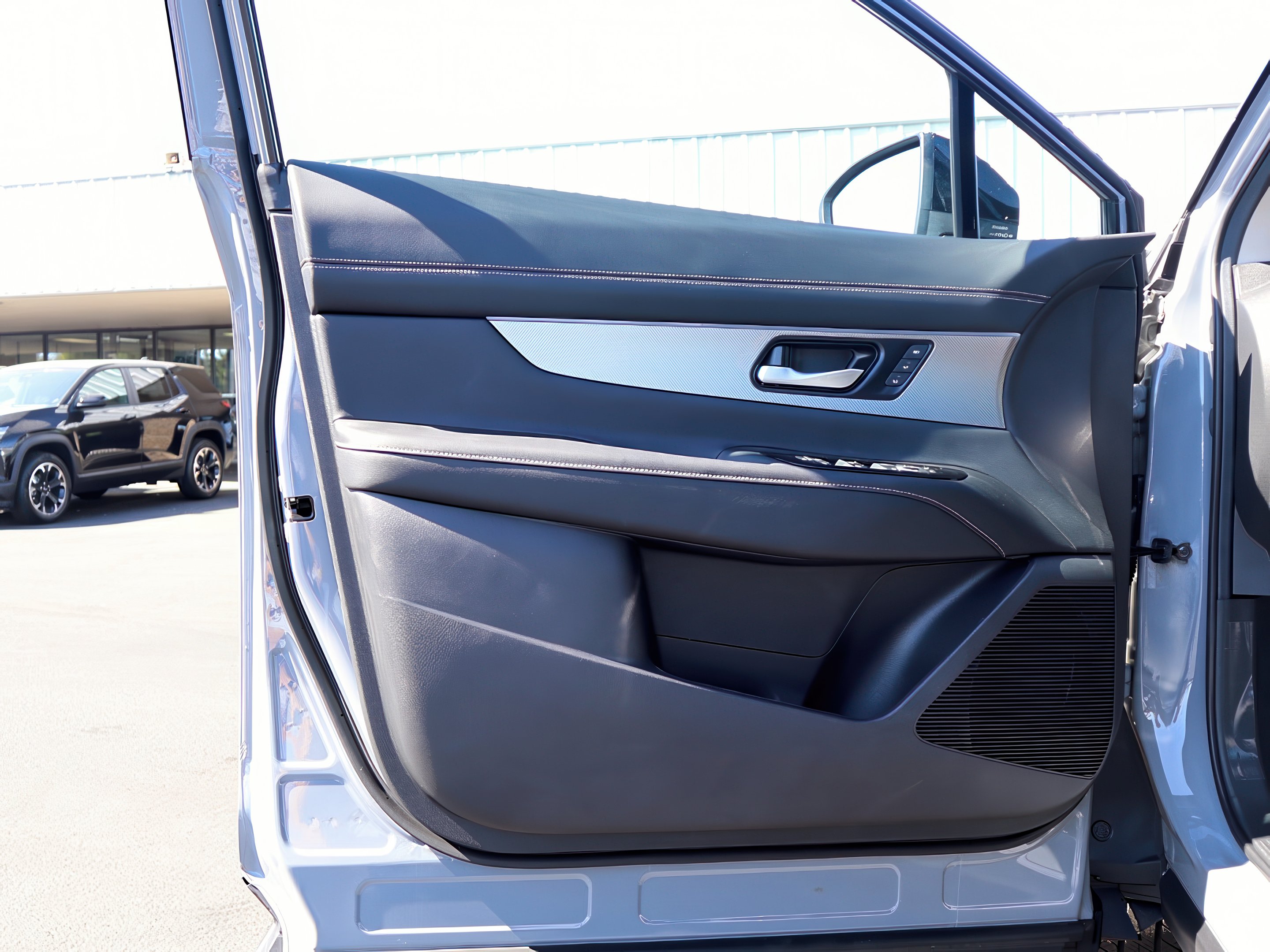 2025 Nissan Murano SL photo 4